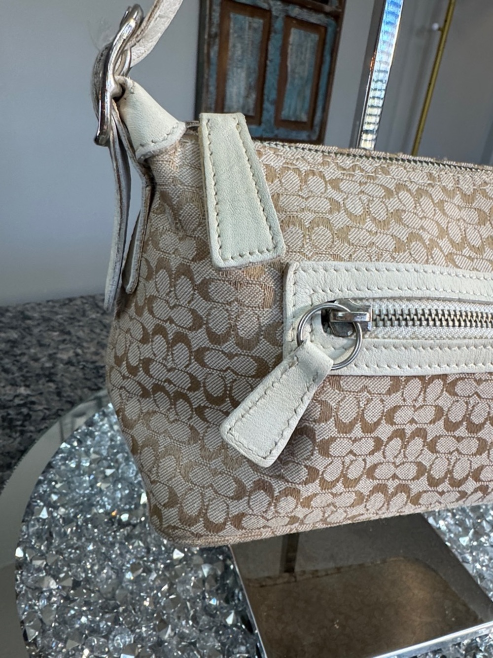 Coach Beige Signature Jacquard Shoulder Bag with White Trim EUC - Picture 4 of 11